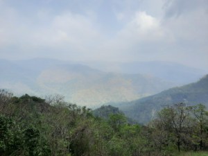 Prakriti Shakti - zicht over de bergen